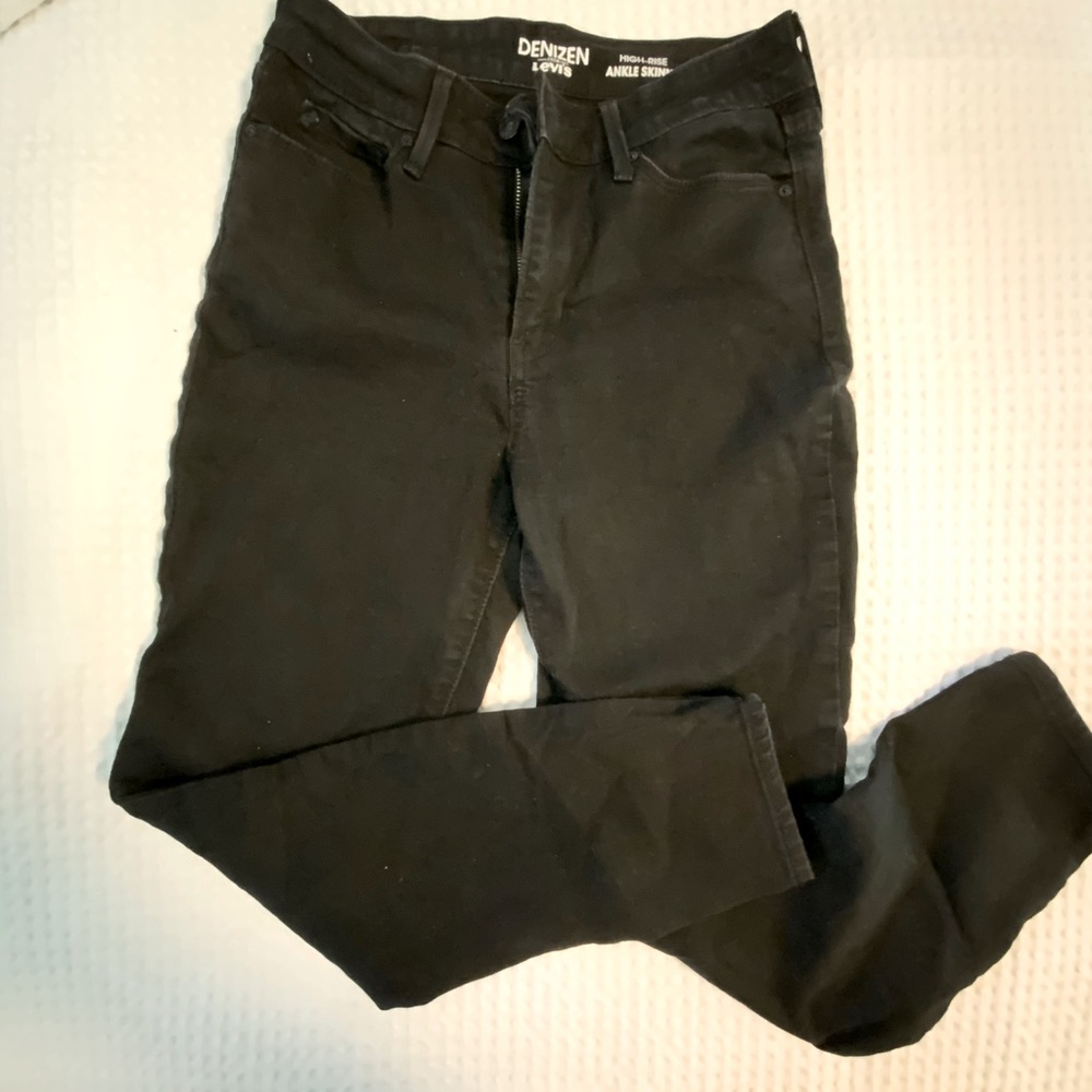 Levi Denizen Black High Rise Ankle Skinny Jean